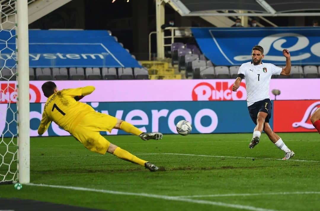 サッカーイタリア代表さんのインスタグラム写真 - (サッカーイタリア代表Instagram)「#Nazionale 🇮🇹 📸 Splendida prestazione degli #Azzurri 👏 ⚽️⚽️⚽️⚽️⚽️⚽️ . 🇮🇹🇲🇩 #ItaliaMoldova 6⃣-0⃣ . . #ITAMOL #VivoAzzurro」10月8日 5時38分 - azzurri