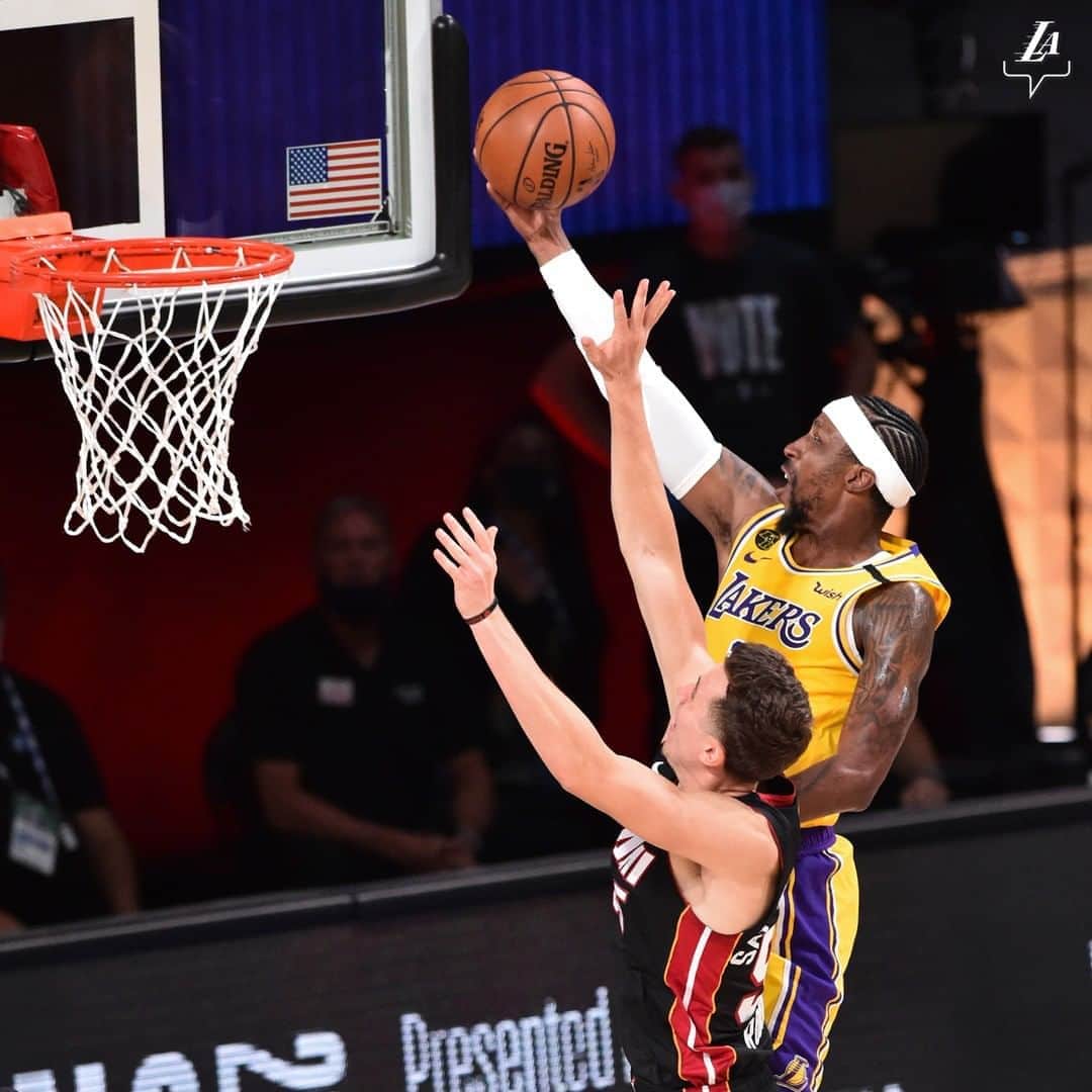 Los Angeles Lakersさんのインスタグラム写真 - (Los Angeles LakersInstagram)「Passing. Shooting. Slashing. @caldwellpope came up huge 🔥🔥🔥」10月8日 5時40分 - lakers