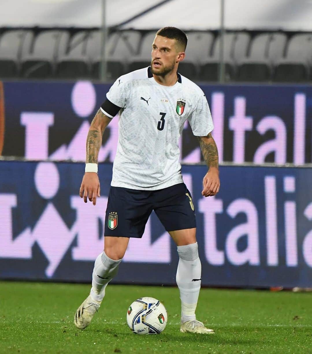 クリスティアーノ・ビラーギのインスタグラム：「Quando si indossa la maglia della Nazionale non esistono amichevoli 🇮🇹 @azzurri #italia」