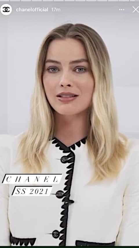 JO BAKERのインスタグラム：「M A R G O T • R O B B I E 🇦🇺  Soft 70’s neutral hues on #margorobbie yesterday for @chanelofficial live #ss21  Hair @sammcknight1  Makeup by me #jobakermakeupartist  (#holdingitdown for @patidubroff)  #london #🇬🇧」