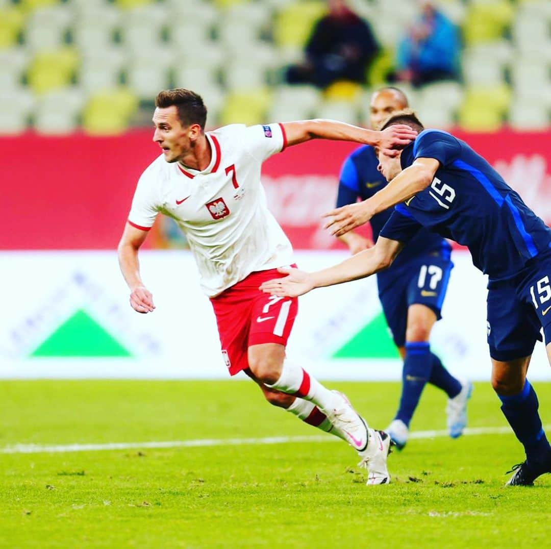 アルカディウシュ・ミリクさんのインスタグラム写真 - (アルカディウシュ・ミリクInstagram)「Udany wieczór w Gdańsku ⚽️🇵🇱💪  Great night ⚽️ 🇵🇱💪   #polfin #nationalteam」10月8日 6時35分 - arekmilik