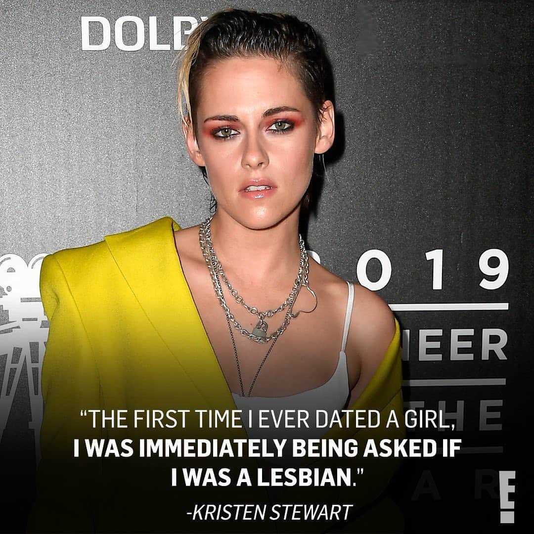 E! Onlineさんのインスタグラム写真 - (E! OnlineInstagram)「Kristen Stewart opened up about pressure to discuss her sexuality with the public over the years. How she said the world "hounded" her, and how it affected her romantic partners, is at the link in our bio. (📷: Getty)」10月8日 6時47分 - enews