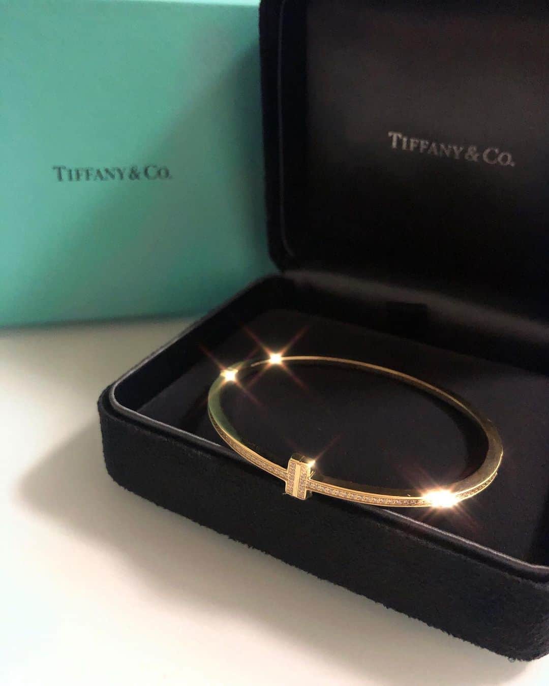 神咲のあのインスタグラム：「💎💙💠 . . #tiffany  #tiffanyandco  #tiffanyblue  #accessory  #bracelet  #thankyou 🕊」