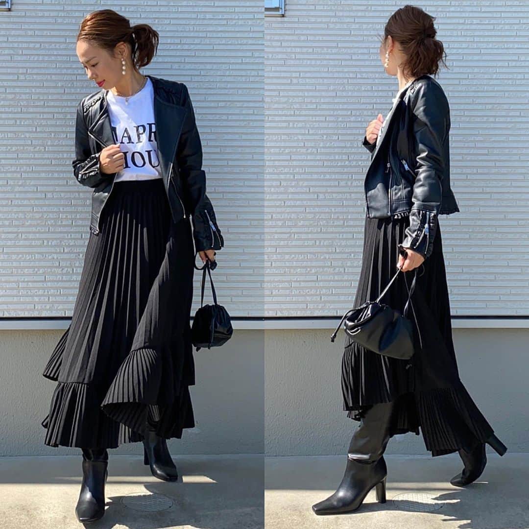 のインスタグラム：「おはよ😊 昨日ストーリーに載せた息子の忘れ物。 靴下🧦あるしサッカー⚽️🧦のままだと臭すぎてみんなに迷惑かかるから結局届けに行った🏫💦 __________________________ 真っ黒コーデ🐼🖤 outer／#zara tops／ @akiii031  @aulii_amomentofhappiness  skirt／ @dholic_official （867971） shoes／ @milaowen_official  bag／ @limacloset  pierce／#keimade necklace／#dholic （968117） ______________________________ #locari#mamagirl#大人カジュアル#ママコーデ#カジュアルコーデ#153cmコーデ#大人ファッション#アラフォーコーデ#シンプルコーデ #おちびコーデ#オトナカジュアル#大人コーデ #低身長コーデ #zaraコーデ#きれいめカジュアル#ザラジョ#大人カジュアルコーデ #プチプラコーデ #ブラックコーデ #カジュアルコーデ #カジュアル#韓国ファッション#ロングブーツ #milaowen#スカートコーデ #レザージャケット#プリーツスカート」