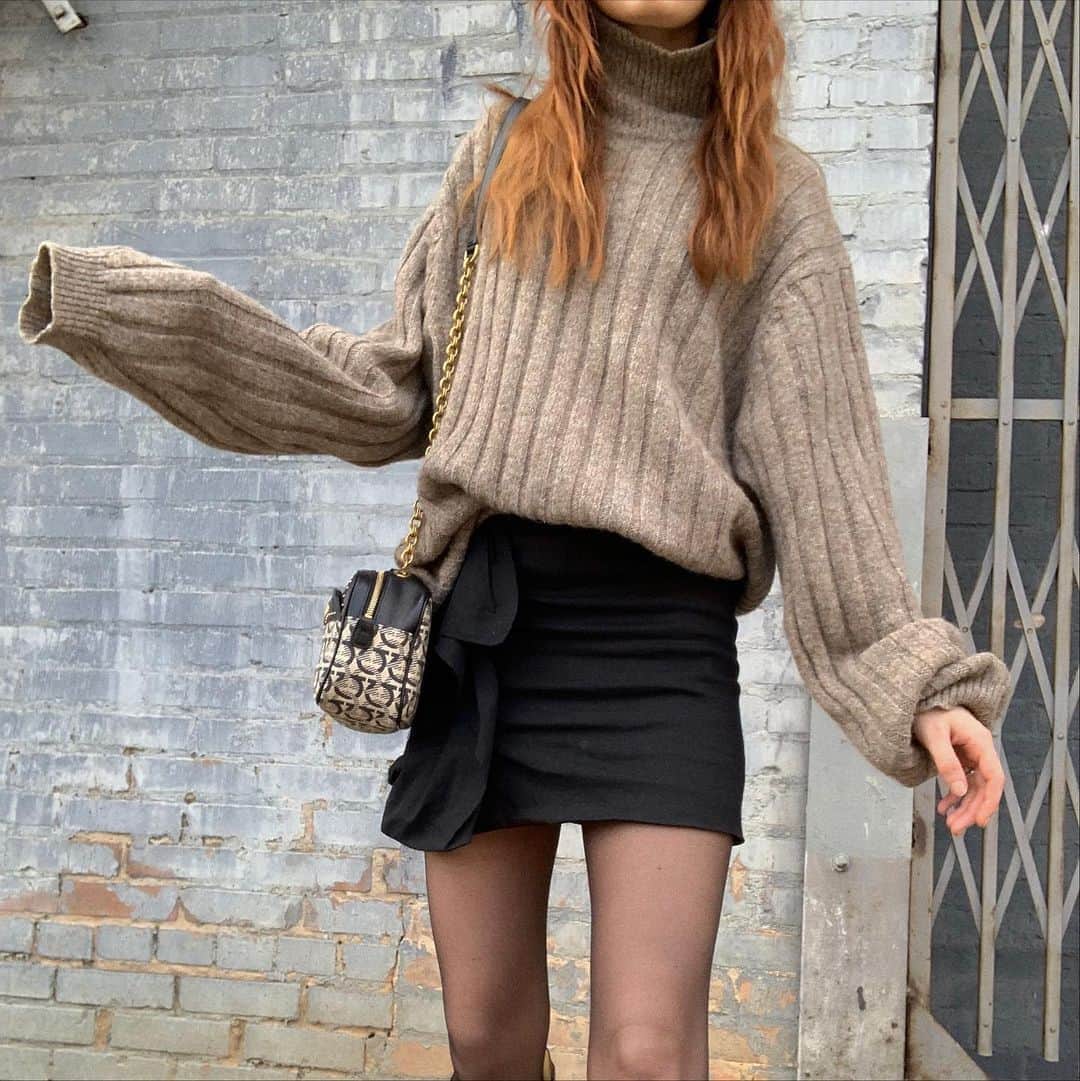 ジェーン・アルドリッジのインスタグラム：「🍂🍂🍂🍂」
