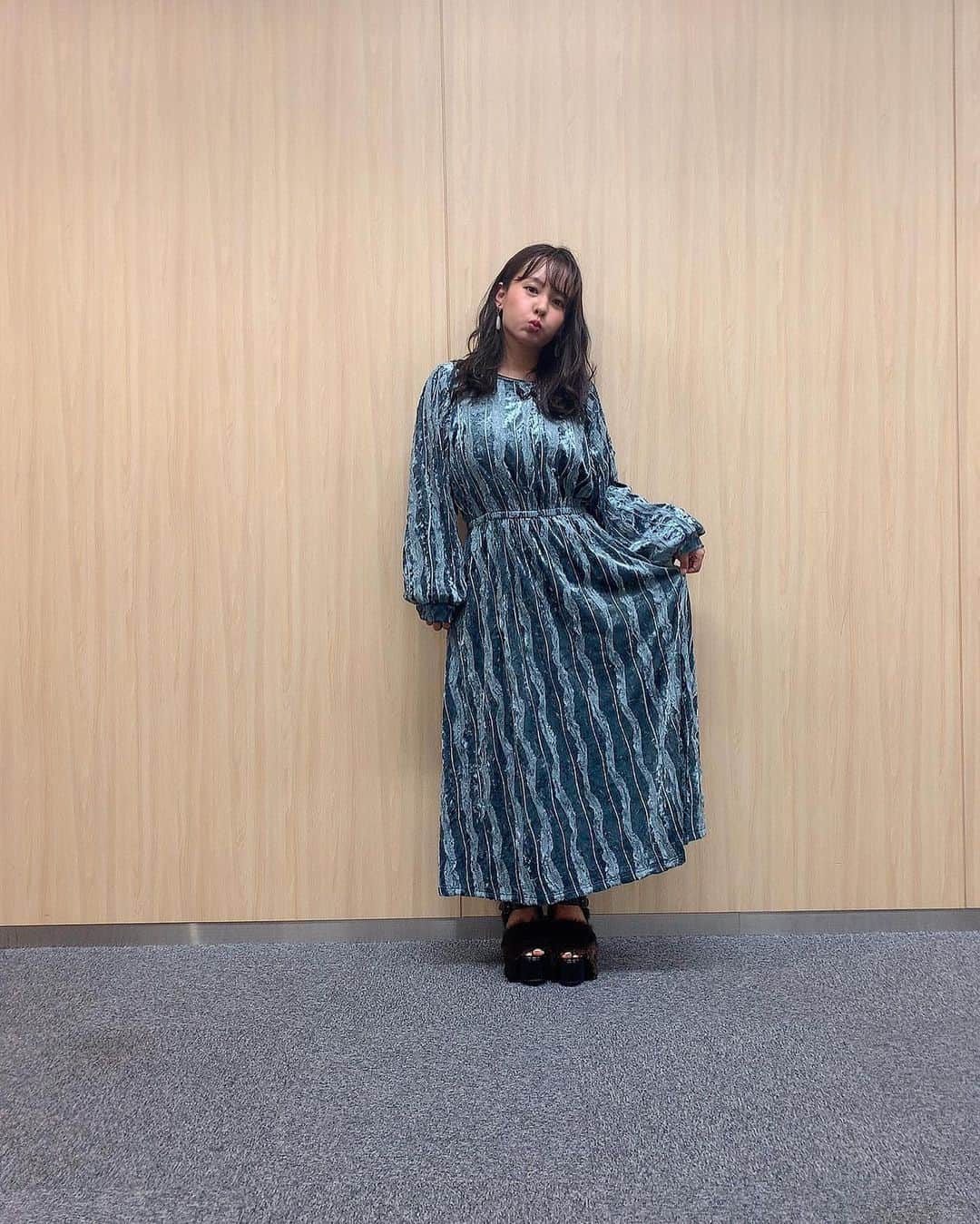 山田菜々さんのインスタグラム写真 - (山田菜々Instagram)「秋服です、可愛いです。 お買い物に行きたいです。 行こう、台風すぎたら。」10月8日 18時38分 - tannana.yamada