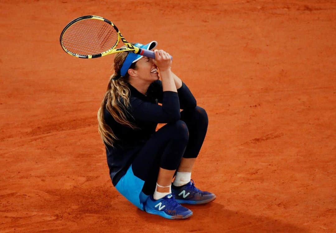 ダニエル・コリンズのインスタグラム：「What an incredible ride! Thank you @rolandgarros and everyone who has been cheering me on the last 2 weeks. I wish things could have gone differently yesterday, but I am still grateful for a terrific tournament and everyone that made it possible to have this event take place. It was also so much fun having some fans at the matches to cheer everyone on. See you next year, hopefully! ✌️❤️」