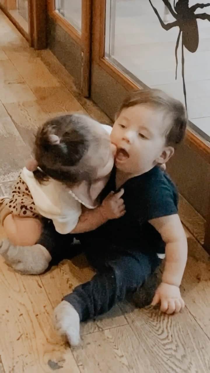 のインスタグラム：「Best bit is at the end 😂 such an awesome day @chessingtonworldofadventures ... where Demz #babylove with Henry continued .... ❤️🔥」