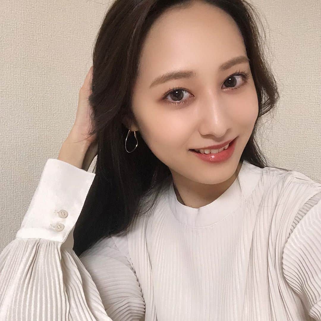 のインスタグラム：「. 新しく買ったリップの色が可愛いんですブラウン系💄🤎」