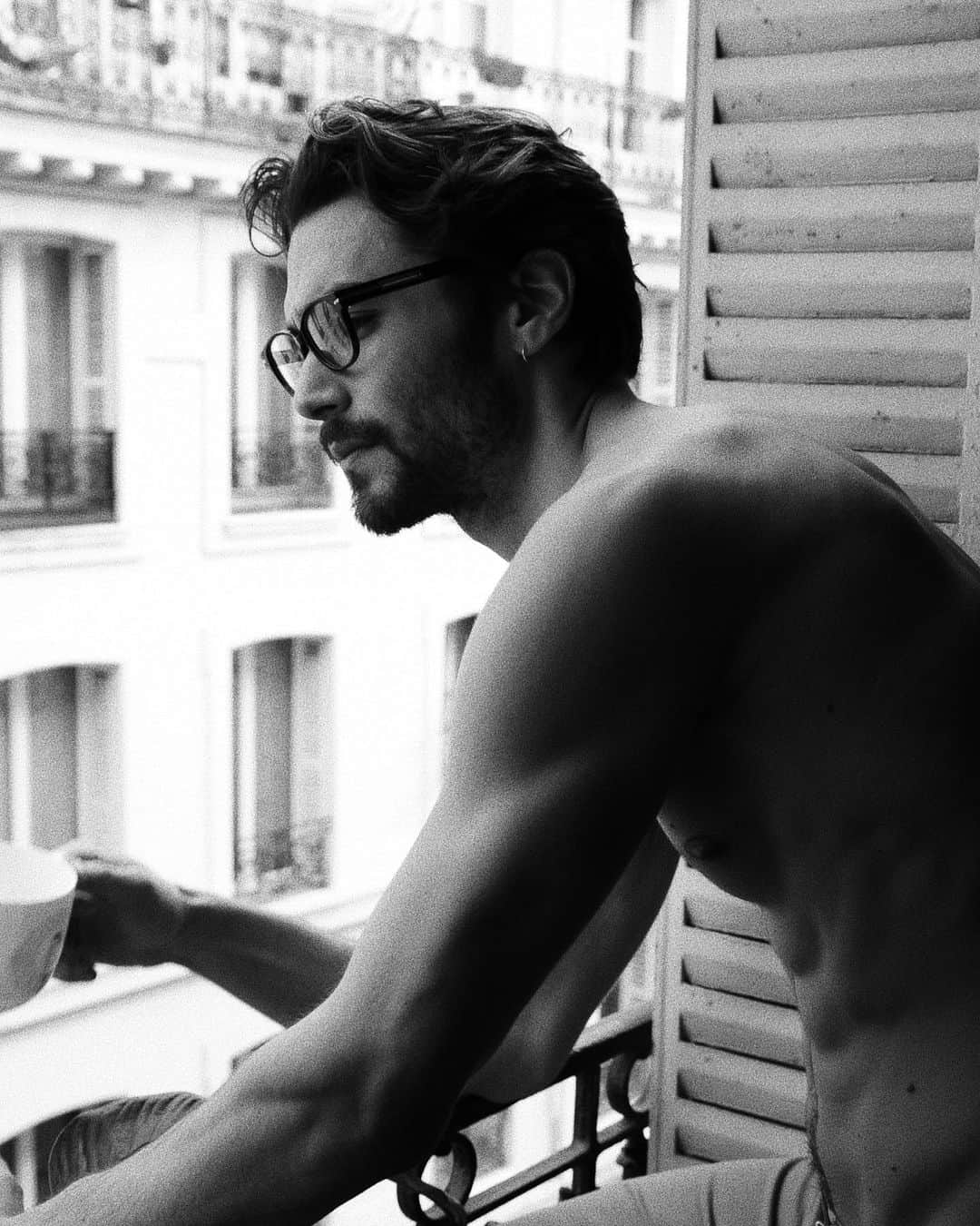 NICOLAS SIMOESのインスタグラム：「Morning starter ☕️」
