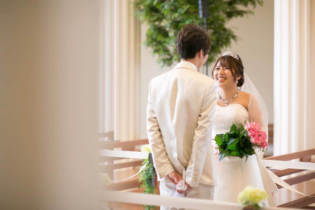富山結婚式 ヴィラグランディス富山のインスタグラム：「, , , 楽しいことや幸せ 時に訪れる、 深い悲しみや悔しさを分かち合える 　あなたがいる という奇跡。 , 今までひとりで生きてきた人生が ふたりになる。 , , , そんなお二人の最幸の門出をお手伝いします , , , , #ヴィラグランディス富山 他の写真も気になる方はプロフィールから 公式HPをご覧下さい▶︎▶︎▶︎」