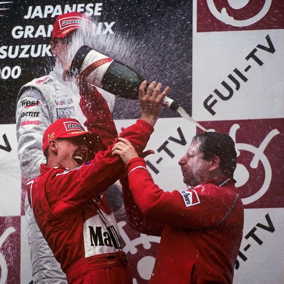 F1さんのインスタグラム写真 - (F1Instagram)「A special, special race 🤩  On this day 20 years ago, Michael Schumacher won the first of his five world championships with Ferrari after a memorable victory at Suzuka - it was the Scuderia's first drivers' title for 21 years! 🏆  #OnThisDay #F1 #Formula1 #Motorsports @scuderiaferrari @michaelschumacher #KeepFightingMichael」10月8日 18時06分 - f1