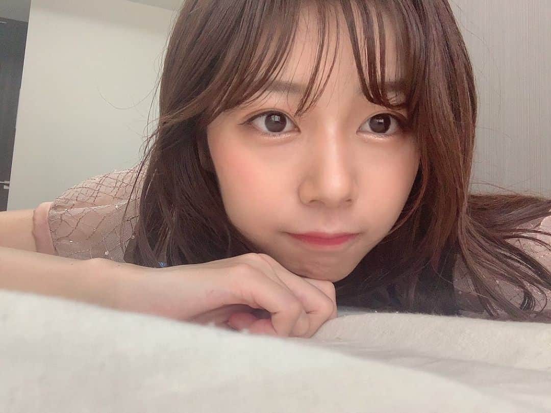 杉浦みずきのインスタグラム：「. 3CEパレットメイク💓 （いつものメイク笑） 同じメイクしてても、顔面の調子の良い悪いあるよね 最近すごく悪い これは良かった時の、笑 調子悪いな〜て時、してることとかありますか？ ・ ・ #3CE #パレット #アイパレット #アイメイク #韓国メイク」