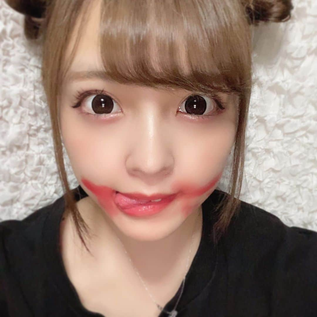 由良朱合さんのインスタグラム写真 - (由良朱合Instagram)「ケチャップみたい。てぃっくとっかーすげえなあ  #instagood #instalike #ハロウィンメイク#Halloween#傷メイク#おだんごヘア#TikTok #instagram #japanesegirl #gravure#photography #flowers #fff #셀카#뷰티스타그램#셀카그램#좋아요#팔로우 #粉我」10月8日 18時21分 - yura0312akari