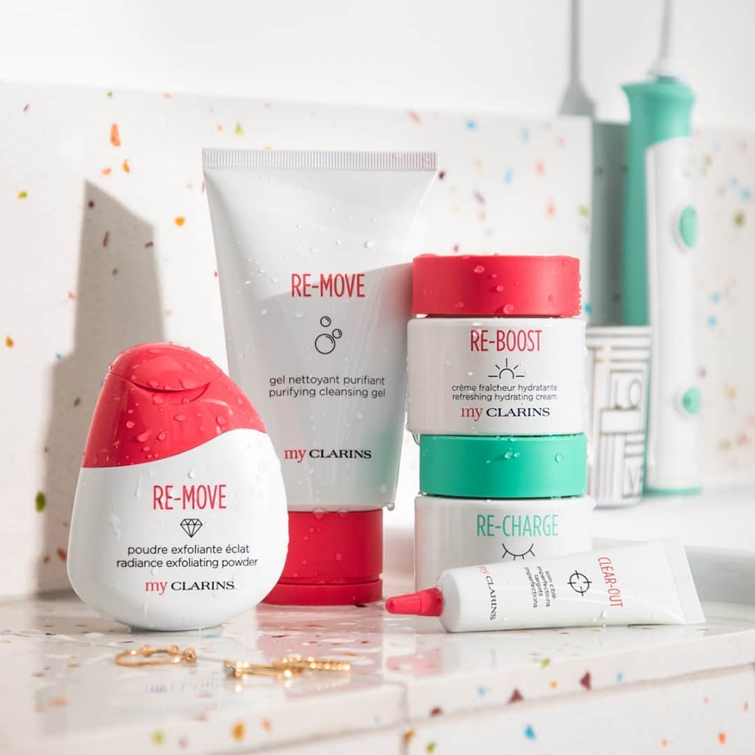 ClarinsUKさんのインスタグラム写真 - (ClarinsUKInstagram)「Are you or a loved one heading to University?  Discovering healthy, happy skincare has never been this easy... our My Clarins range features organic coconut water to feed skin and Alpenrose extract to detoxify. Goodness in, nasties out for happy, healthy skin 💗  #MyClarins #YoungSkin #ClarinsSkinCare」10月8日 18時30分 - clarinsuk