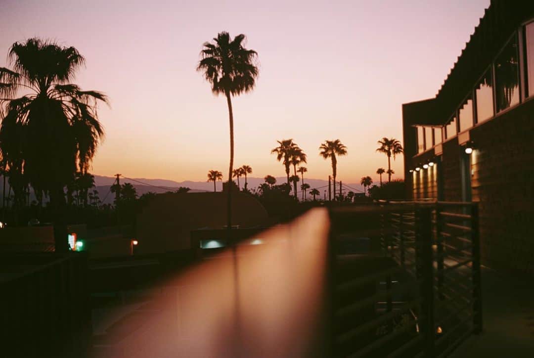 ル・ユースさんのインスタグラム写真 - (ル・ユースInstagram)「Such a vibe in Palm Springs #35mm」10月8日 9時37分 - leyouth