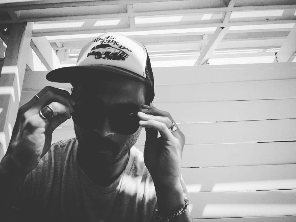 マイケル・マラーキーのインスタグラム：「SUBSCRIBE to my twitch channel and you can catch up on all the old streams; incl. live gigs, album conversations and more...  NEW THIS MONTH: ghost stories in my basement and more live music!  next ghost story on FRIDAY at NOON eastern   LINK IN BIO」