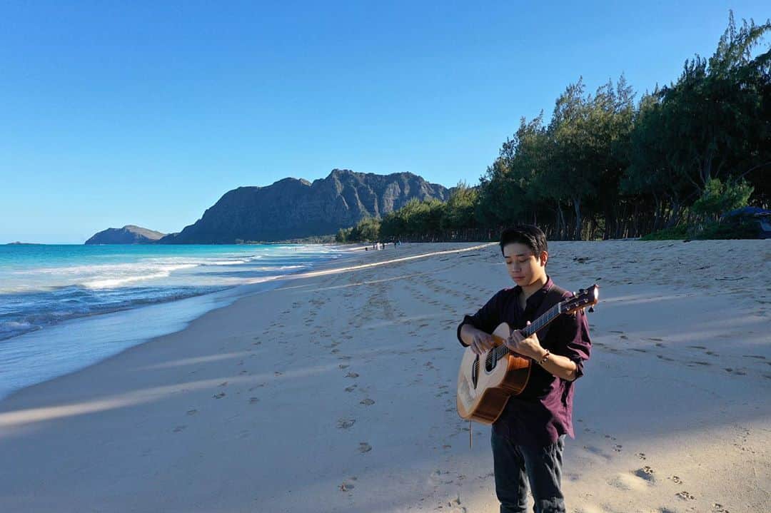 Eden Kaiのインスタグラム：「Hey guys. First of all, I’m doing okay!  Thank you so much for all the concern. I’ve been working with an issue that’s been going on for a month (probably some of you guys know it already). Hopefully it’ll be solved soon.  I’ll keep updating!  こんにちは。 最近中々更新出来ず、申し訳ございません💦 自分は元気です(沢山のお心遣い、本当にありがとうございます)！ 現在、ある問題の解決に先月程から取り掛かっております(既にお気付きの方もいらっしゃるかと存じます)。 これからアップデートも欠かさず行っていきますので、何卒宜しくお願い致します🙇‍♂️ 📸: @hawaiisecrettours」