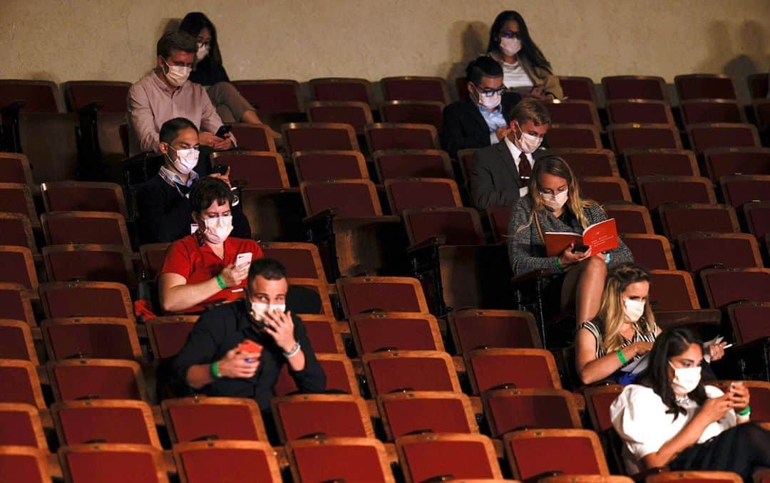 NBC Newsさんのインスタグラム写真 - (NBC NewsInstagram)「Audience members sit spaced out to follow social distancing measures for the #VPDebate at the University of Utah.⁠ ⁠ 📸 Brian Snyder / @reuters」10月8日 10時06分 - nbcnews