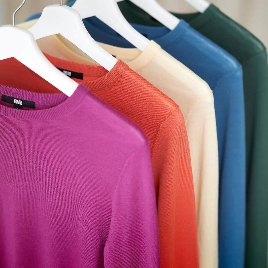 ユニクロさんのインスタグラム写真 - (ユニクロInstagram)「Bright days ahead! Made of extra fine Merino wool, these sweaters feel incredibly smooth and are ready for the season in fresh new colors. #UNIQLO #LifeWear #extrafinemerino #sweater #sweaterweather」10月8日 10時07分 - uniqlo