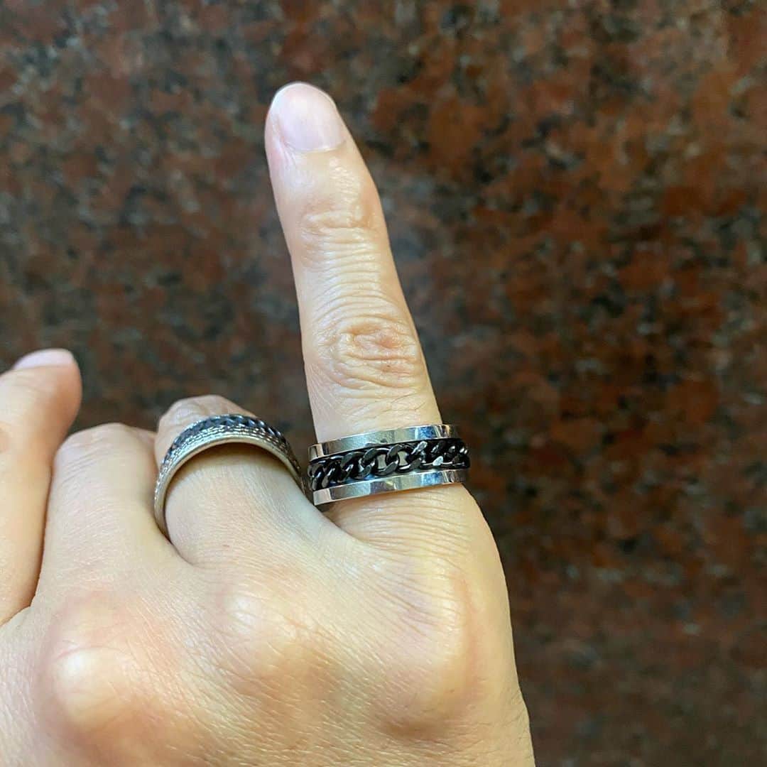 アキラ100%さんのインスタグラム写真 - (アキラ100%Instagram)「#バベル九朔 小指の思い出。 小指の指輪も頑張ってます💍 ただ、俺が出てる時も指輪じゃなくてドラマ部分に注目してください😅  バベル九朔は、 10月19日スタート❗️」10月8日 10時32分 - akira100percent_