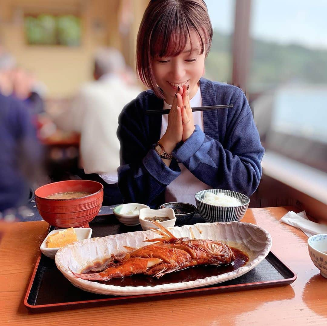 たかはしゆいさんのインスタグラム写真 - (たかはしゆいInstagram)「・ 日帰り釣りの旅😊🎣🐟 ・ お昼に金目鯛の煮付けを食べ いざ釣りを楽しもうとしたら… ・ 雨と風がすごい💦 台風の影響ですね😣 ・ 1時間ちょっとしかできなかったけど、大漁✌️ ・ 最近釣りにハマっています笑 ・ #釣り #釣り女子 #日帰り旅 #台風接近中 #ゆいりん #たかはしゆい」10月8日 10時34分 - t.yuirin