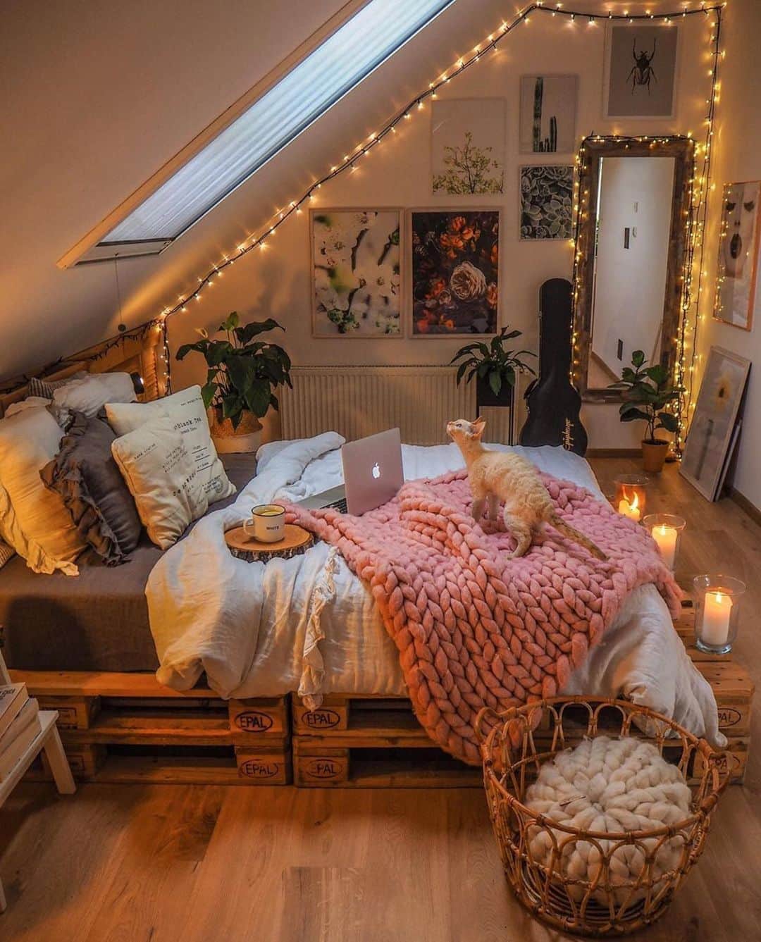 Crazy Roomsさんのインスタグラム写真 - (Crazy RoomsInstagram)「Cozy nook by @tatiana_home_decor ✨😍 #crazyrooms」10月8日 10時58分 - crazyroomss