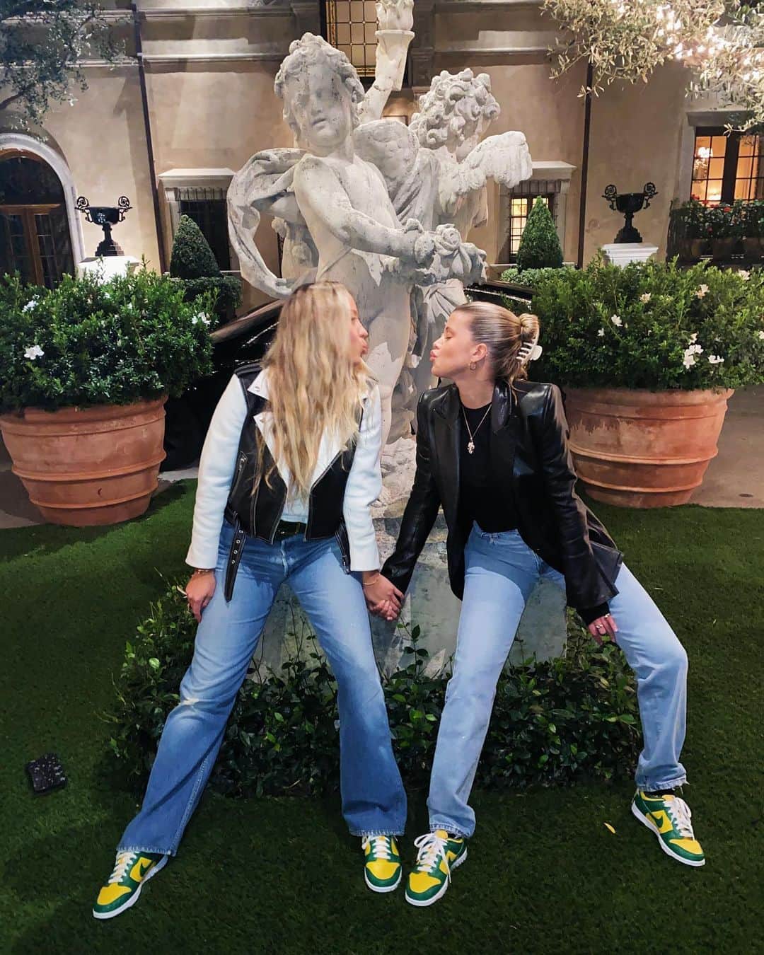 ソフィア・リッチーのインスタグラム：「The Yin to my Yang 🕊」