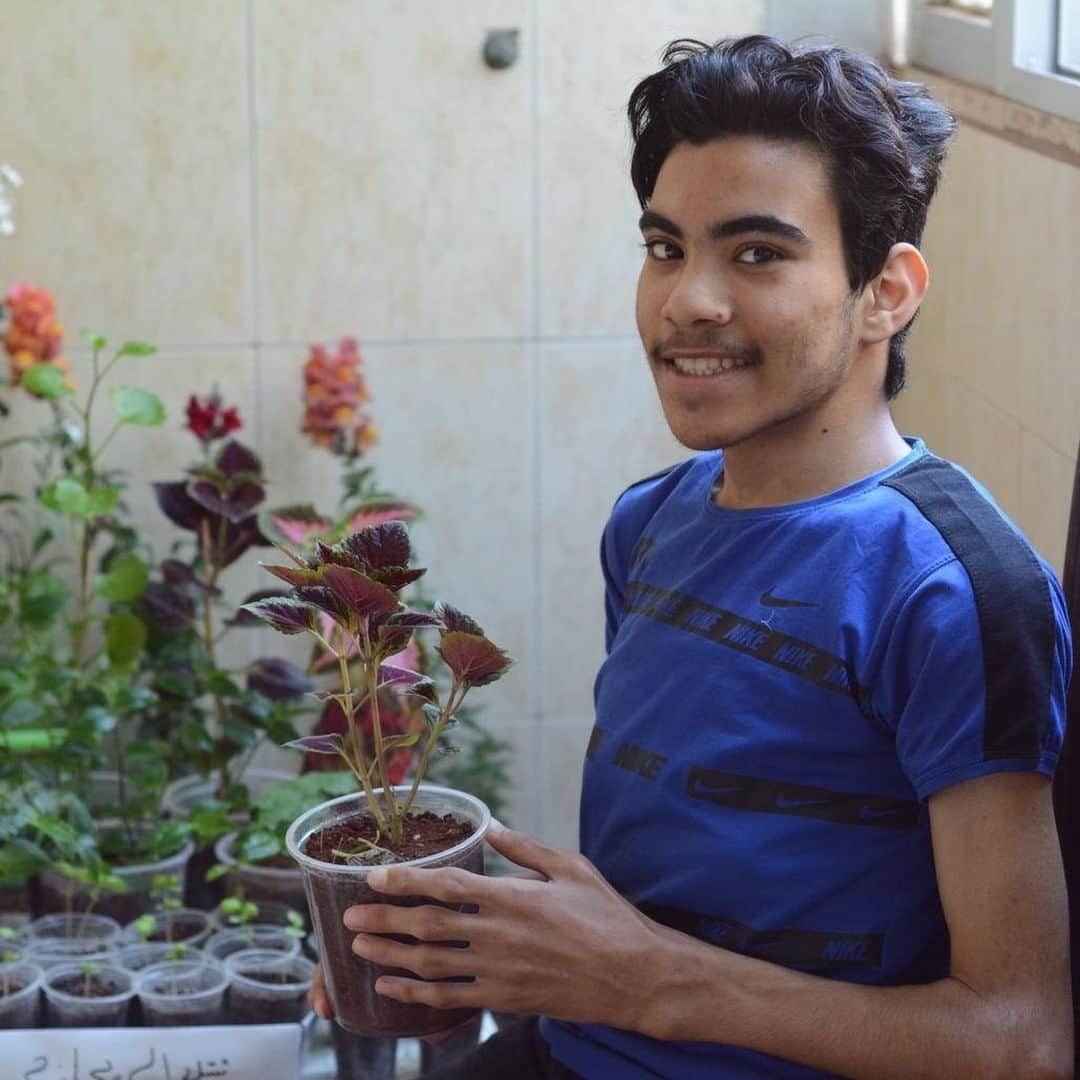 unicefさんのインスタグラム写真 - (unicefInstagram)「Have you tried something new during the pandemic?⁣ ⁣ Right now, there are many things you can't do anything about. There are also some things you can control. Whether it’s drawing, looking after a plant or cycling, adding a new activity to your routine might help to make you feel better and more connected to the people and world around you. ⁣ ⁣ © UNICEF Saroni / Syria / Wilander Bimo / Satrio」10月8日 13時00分 - unicef