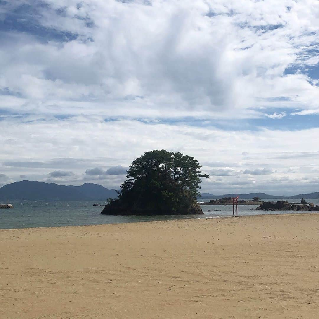 横山紗弓さんのインスタグラム写真 - (横山紗弓Instagram)「ㅤㅤ ロケで初大島⛰ 放送は17(土)11:00〜 テレQ キレ⭐︎カワ女子部で♡ #さゆみのお仕事情報 #お空集」10月8日 12時55分 - 1129sym