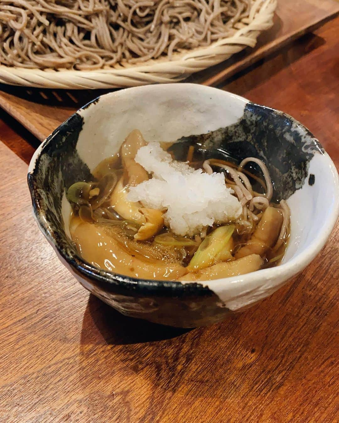 古閑美保さんのインスタグラム写真 - (古閑美保Instagram)「自分でキノコ採って食べる。今まで食べた蕎麦の中でダントツ一位でした。落葉蕎麦❤️」10月8日 13時07分 - kogamihokogamiho