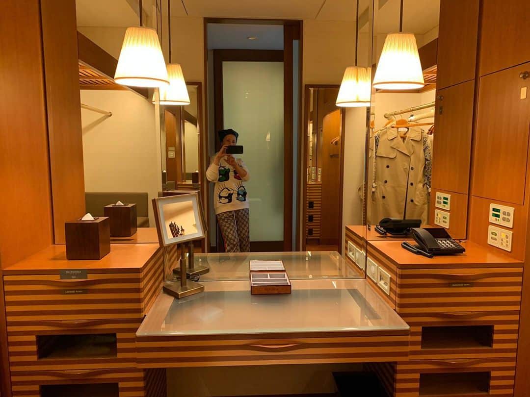 夏木マリさんのインスタグラム写真 - (夏木マリInstagram)「久々に東京のホテルで ランチ🍴  可愛いホテル、都会！  #hotel  #tokyo #lunch #natsukirock  #夏木マリ 　@mari_natsuki」10月8日 13時11分 - mari_natsuki
