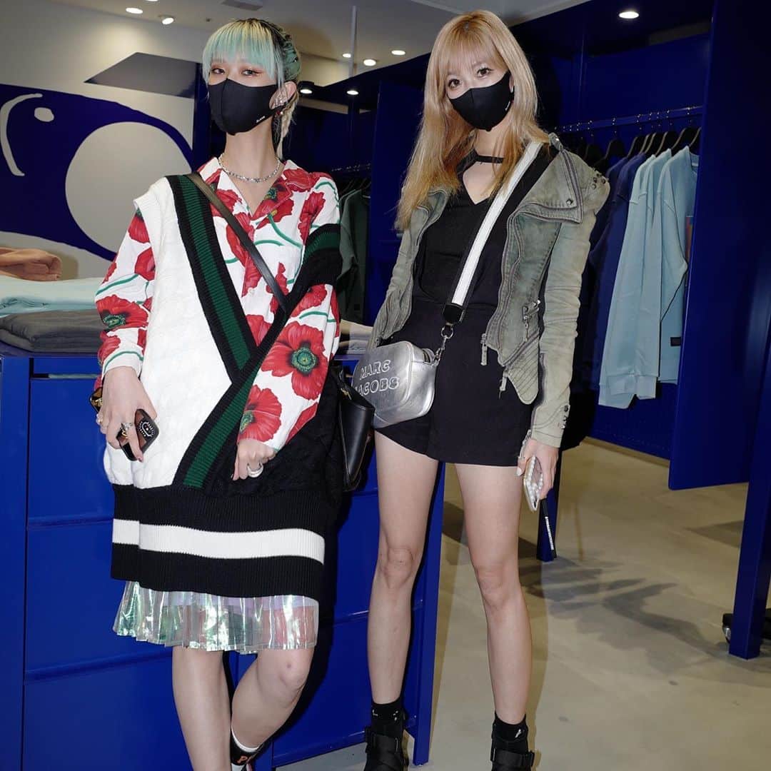 あさちるのインスタグラム：「韓国のストリートセレクトショップ @aland_store @aland_jp   渋谷・井の頭通りに日本初の路面店オープンしたよ！  #aland日本上陸  お買い物たのしかたあ💖🧡」