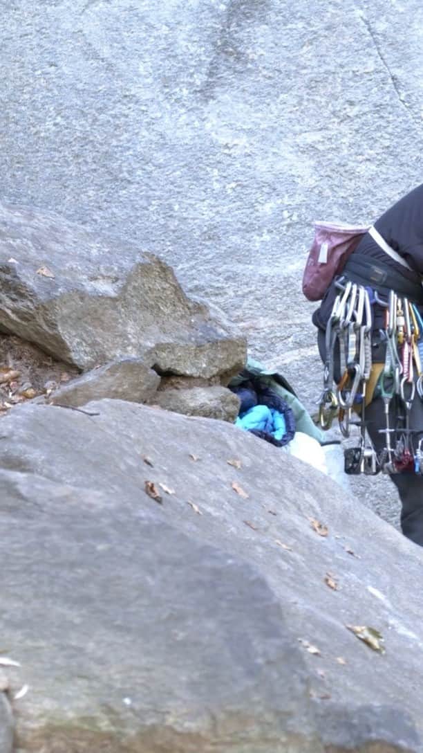 のインスタグラム：「In Italy more than elsewhere, an espresso is short, full-bodied and intense. A bit like this four-day climbing trip. Instead of the percolator: a van packed with four climbers (@nilsfavre @nailemeignan @thomascaleyron and Vivi Monteiro), one photographer @matt_georges, a videographer @jgmediacompany, ropes, crashpads and other climbing equipment, and numerous backpacks.  Check out the full trip report via the link in our story and bio 😉  #MilletRiseUp」