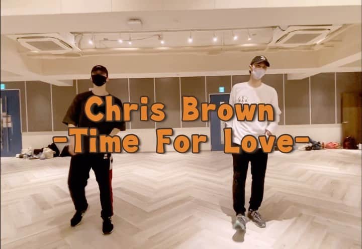 穴井隆文のインスタグラム：「Taabow × kekke workshop﻿ @taabow919  @kekke0211  ﻿ Time For Love / @chrisbrownofficial  ﻿ ﻿ 来てくれた皆さんありがとうございました！！﻿ 楽しかったー😆﻿ ﻿ 生徒時代から知ってるけっけ！﻿ 一緒にワークショップすることが嬉しかったし、2人でフリ作りする時間も充実してた！﻿ ありがとー😊﻿ またやろう！！﻿ ﻿ #taabow #kekke﻿ #chrisbrown ﻿ #dance #workshop」