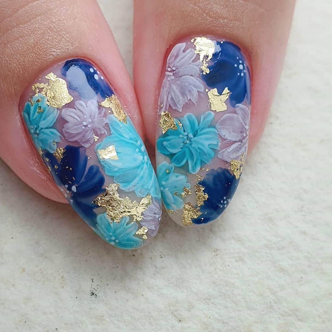 Yingさんのインスタグラム写真 - (YingInstagram)「These are her natural nails!  Design adapted from @a.nailjam  Base colour is PREGEL Tulle Coral and Dark Night Blue, PREMDOLL B37, and details done with PREGEL Art Liner White, PREGEL Soda Drop and PREGEL MUSE S341. Items can be purchased at @nailwonderlandsg 🤗 . . . 🛒 www.nailwonderland.com⁣⁣ 📍20A Penhas Road, Singapore 208184⁣⁣ (5 minutes walk from Lavender MRT)⁣⁣ .  I am currently only able to take bookings from my existing pool of customers. If I have slots available for new customers, I will post them on my IG stories. Thank you to everyone who likes my work 🙏 if you need your nails done, please consider booking other artists at @thenailartelier instead ❤  #ネイルデザイン  #ネイルアート #ネイル #ジェルネイル #nailart #네일아트 #pregel #プリジェル #nails #gelnails #sgnails」10月8日 13時34分 - nailartexpress