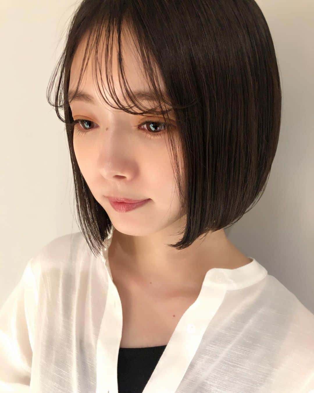 市川美織さんのインスタグラム写真 - (市川美織Instagram)「少々前髪つくってもらいました✂︎﻿ ﻿ スタイリングの幅が広がるようになるかなーって思って☺️﻿ ﻿」10月8日 13時44分 - miori_ichikawa