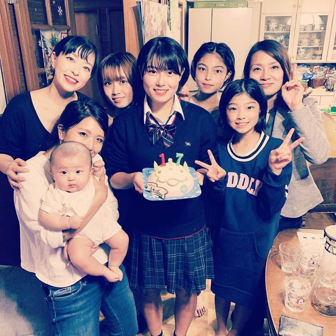 SATOKOさんのインスタグラム写真 - (SATOKOInstagram)「昨日は #可愛すぎる姪っ子 2番目の17歳の誕生日パーティーでした♡かわいいっ(*´Д｀*) 姪っ子は4姉妹なんですが #全員推せる #美人 #jk2」10月8日 13時37分 - fc_satoko