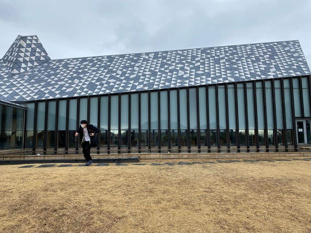 ト・サンウのインスタグラム：「제법 쌀쌀한 날씨 🌬  이제 곧 겨울이구나..🤪」