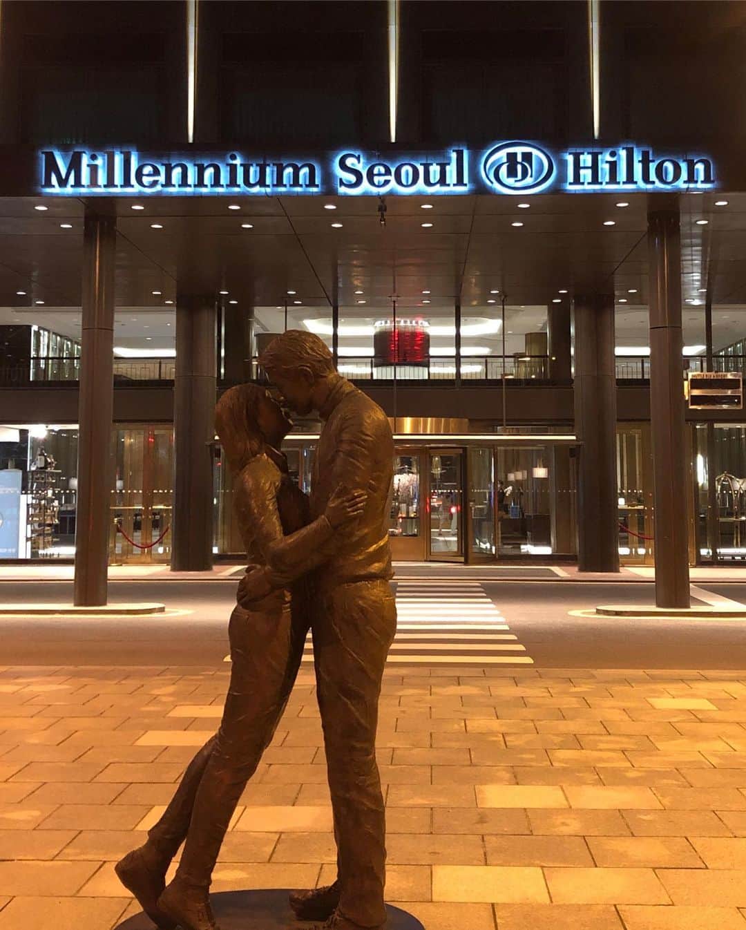 ᴅᴏᴜʙʟᴇsᴏᴜᴘさんのインスタグラム写真 - (ᴅᴏᴜʙʟᴇsᴏᴜᴘInstagram)「the reason why I love Hilton 🤭♥️  #밀레니엄힐튼서울」10月8日 14時33分 - doublesoup