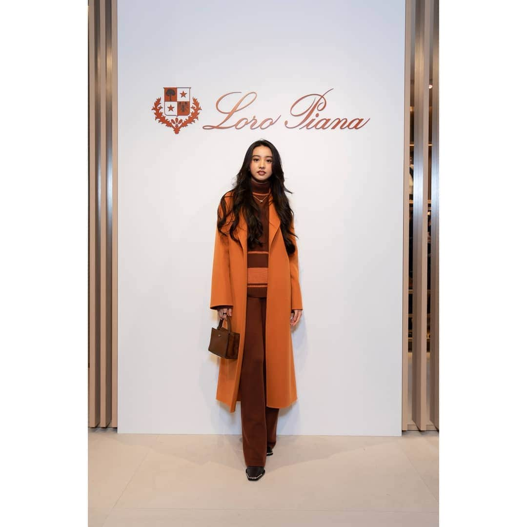 kokiさんのインスタグラム写真 - (kokiInstagram)「I went to the new Loro Piana store which opened in Ginza !  I was absolutely amazed by the softness and the beauty of the fabric.  Comfort, elegance, Warmth and softness.  The perfect combination.  Valuable raw materials are also aimed at preserving wildlife and protecting it's environment. Loro Piana  was a sustainable and such a wonderful brand!   新しくオープンしたロロ・ピアーナの銀座店でニットのパーソナライゼーションを体験してきました。 生地の柔らかさと美しさに驚きました。  快適さ、優雅さ、暖かさと柔らかさ。  完璧な組み合わせでした!  とろけるような着心地の素材から、カラー、ステッチの色、モノグラムや名入れなどを選んで世界にひとつだけのニットを作れるそうです。 貴重な原材料は野生生物とその環境の保全や製造ノウハウの保護にも向けられており、サスティナブルでもあり素晴らしいブランドでした!   @loropianaofficial  Artwork by @weirdcoretv Exhibition track by Ryuichi Sakamoto @skmtgram @loropianaofficial #LoroPiana #LoroPianaGinza #Tokyo #Weirdcore #RyuichiSakamoto #Anodysseyoftouch」10月8日 15時11分 - koki