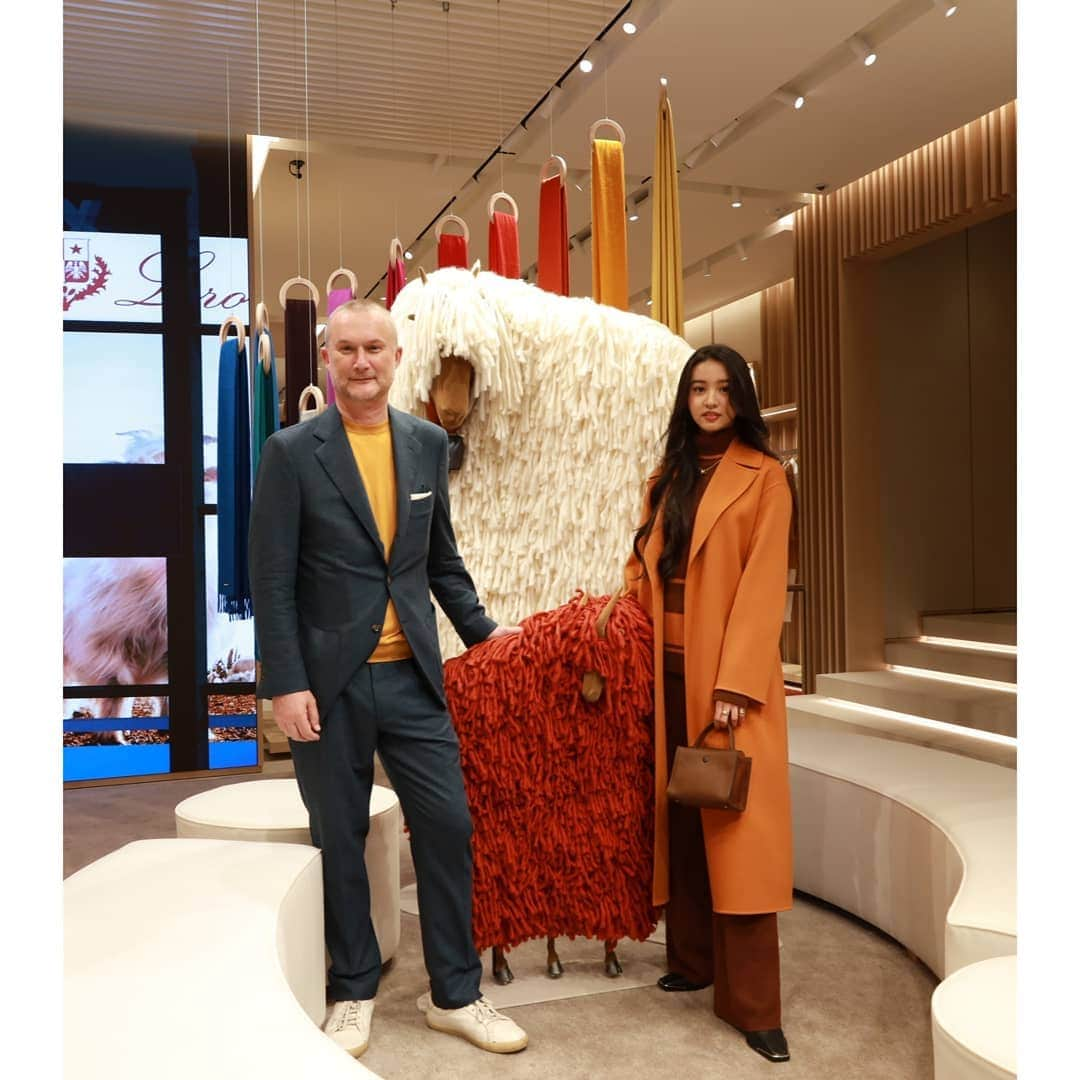 kokiさんのインスタグラム写真 - (kokiInstagram)「I went to the new Loro Piana store which opened in Ginza !  I was absolutely amazed by the softness and the beauty of the fabric.  Comfort, elegance, Warmth and softness.  The perfect combination.  Valuable raw materials are also aimed at preserving wildlife and protecting it's environment. Loro Piana  was a sustainable and such a wonderful brand!   新しくオープンしたロロ・ピアーナの銀座店でニットのパーソナライゼーションを体験してきました。 生地の柔らかさと美しさに驚きました。  快適さ、優雅さ、暖かさと柔らかさ。  完璧な組み合わせでした!  とろけるような着心地の素材から、カラー、ステッチの色、モノグラムや名入れなどを選んで世界にひとつだけのニットを作れるそうです。 貴重な原材料は野生生物とその環境の保全や製造ノウハウの保護にも向けられており、サスティナブルでもあり素晴らしいブランドでした!   @loropianaofficial  Artwork by @weirdcoretv Exhibition track by Ryuichi Sakamoto @skmtgram @loropianaofficial #LoroPiana #LoroPianaGinza #Tokyo #Weirdcore #RyuichiSakamoto #Anodysseyoftouch」10月8日 15時11分 - koki