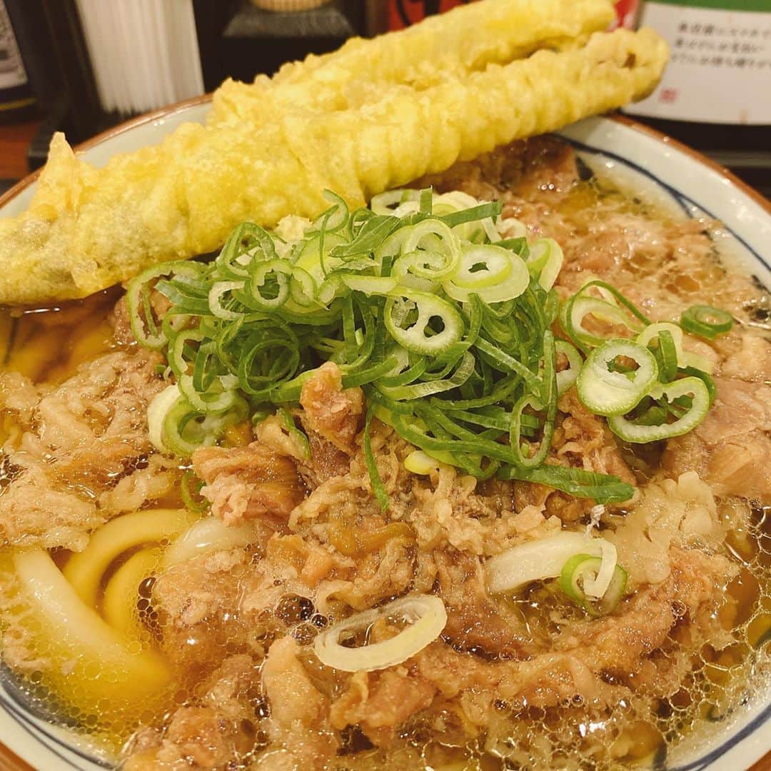 マントル一平さんのインスタグラム写真 - (マントル一平Instagram)「肉ごぼ天パワー！！！！  #うどん #丸亀製麺　だよ」10月8日 15時37分 - mippei_