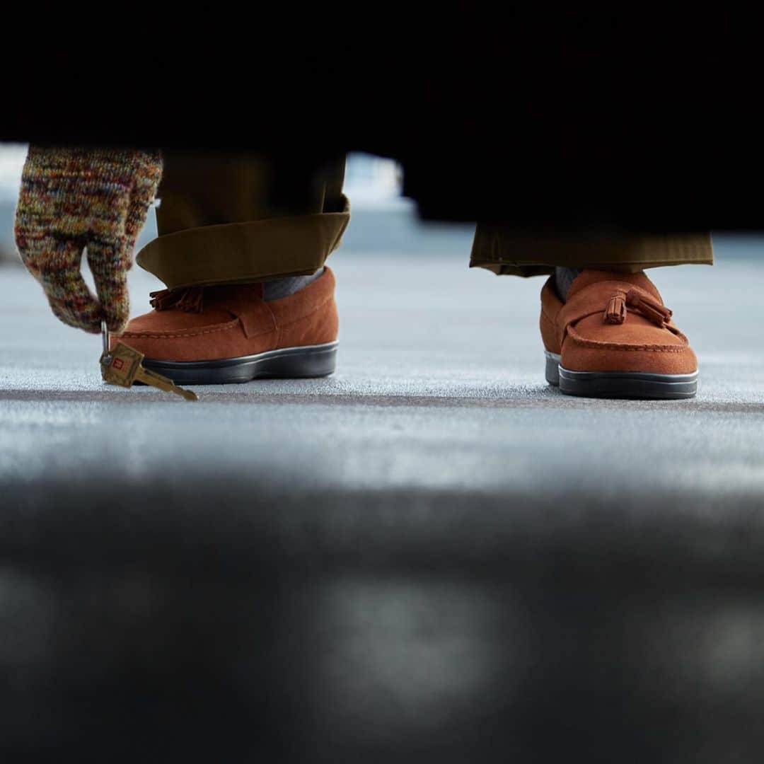 のインスタグラム：「gravis 2020 Autumn & Winter "Casual Hybrid"   ODJICK TASSEL#gravis #loafers #sneakers」