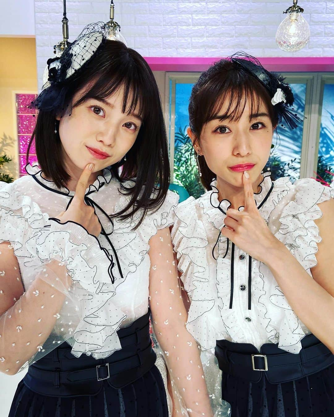 あざとくて何が悪いの？（テレビ朝日公式）さんのインスタグラム写真 - (あざとくて何が悪いの？（テレビ朝日公式）Instagram)「10/10（土）よる9時55分の初回放送まであと２日❤️❤️  地上波放送だけでなく番組公式YouTubeでは、番組オリジナルソングに乗せてオリジナルダンスを #田中みな実 & #弘中綾香 が披露💕 さらに衣装もオリジナル😍 AKBなどの衣装を手がける有名デザイナーの方に作って頂きました😭😭  YouTubeも是非チェックしてね🙇‍♀️🙆‍♂️ #あざとくて何が悪いの」10月8日 16時15分 - azatoinsta