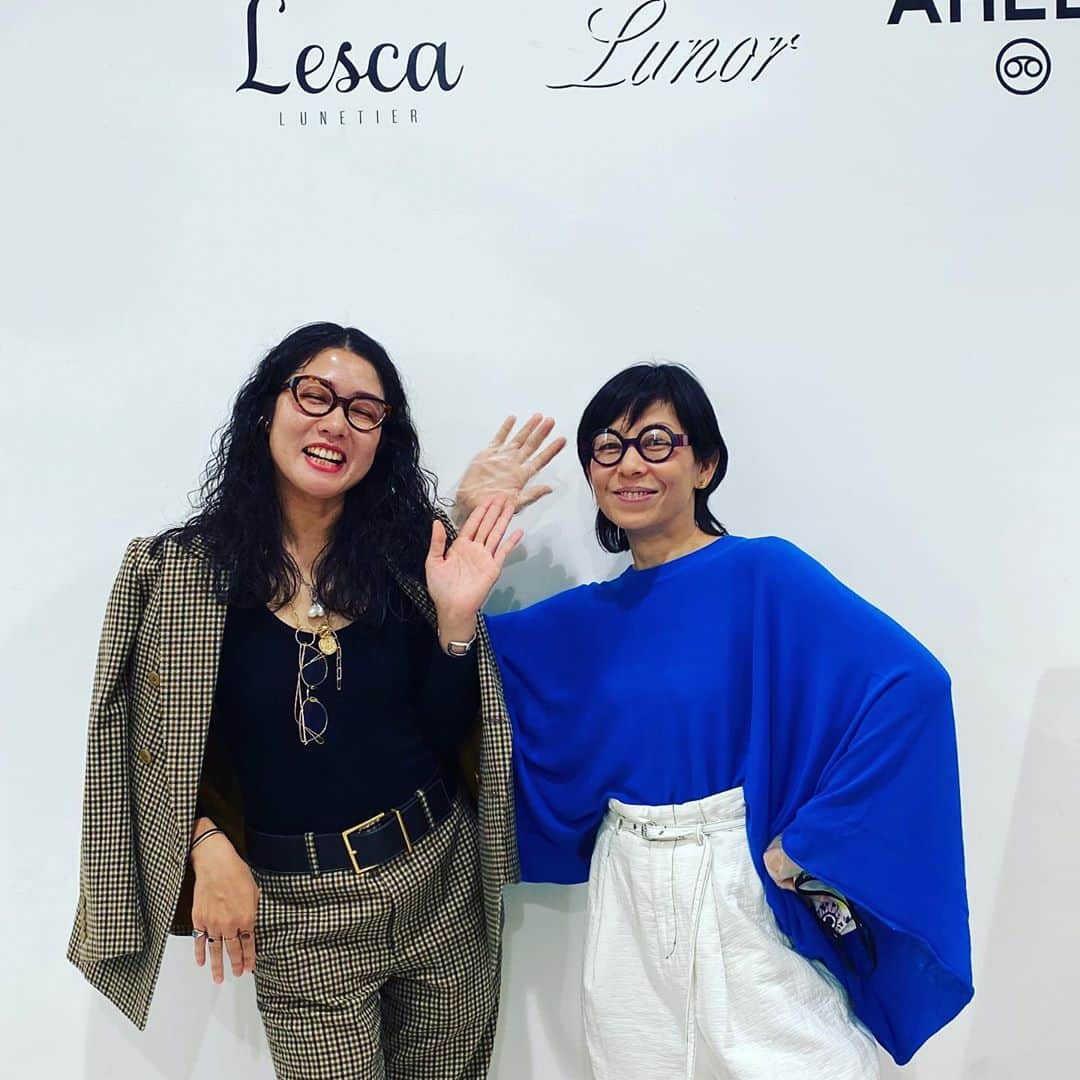 永田琴のインスタグラム：「メガネは楽しいねー！ #globespecs   東京ラブストーリーで、リカのスタイリングしてくれた@yumeno_ogawa  ごめん夢ちゃん🙇‍♂️目瞑ってた🙏」