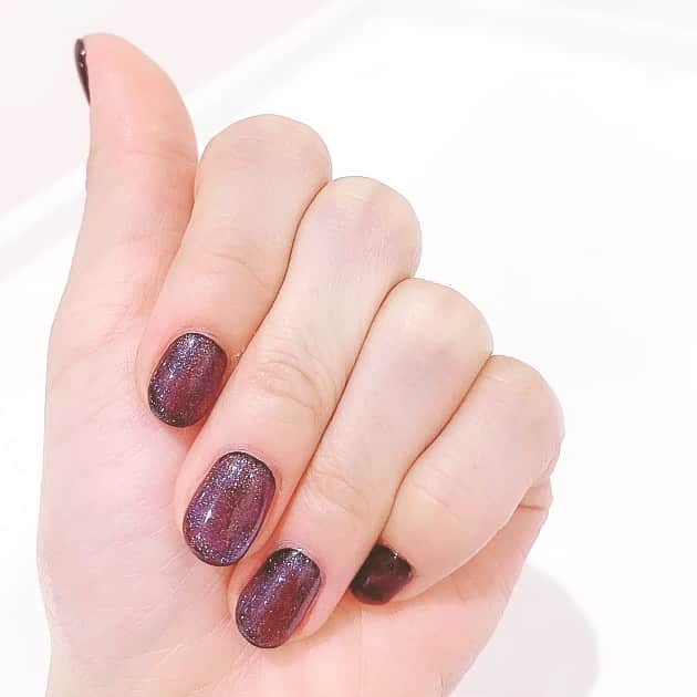 春日望のインスタグラム：「きらきら🪐  マグネットネイルって言うらしい💅」