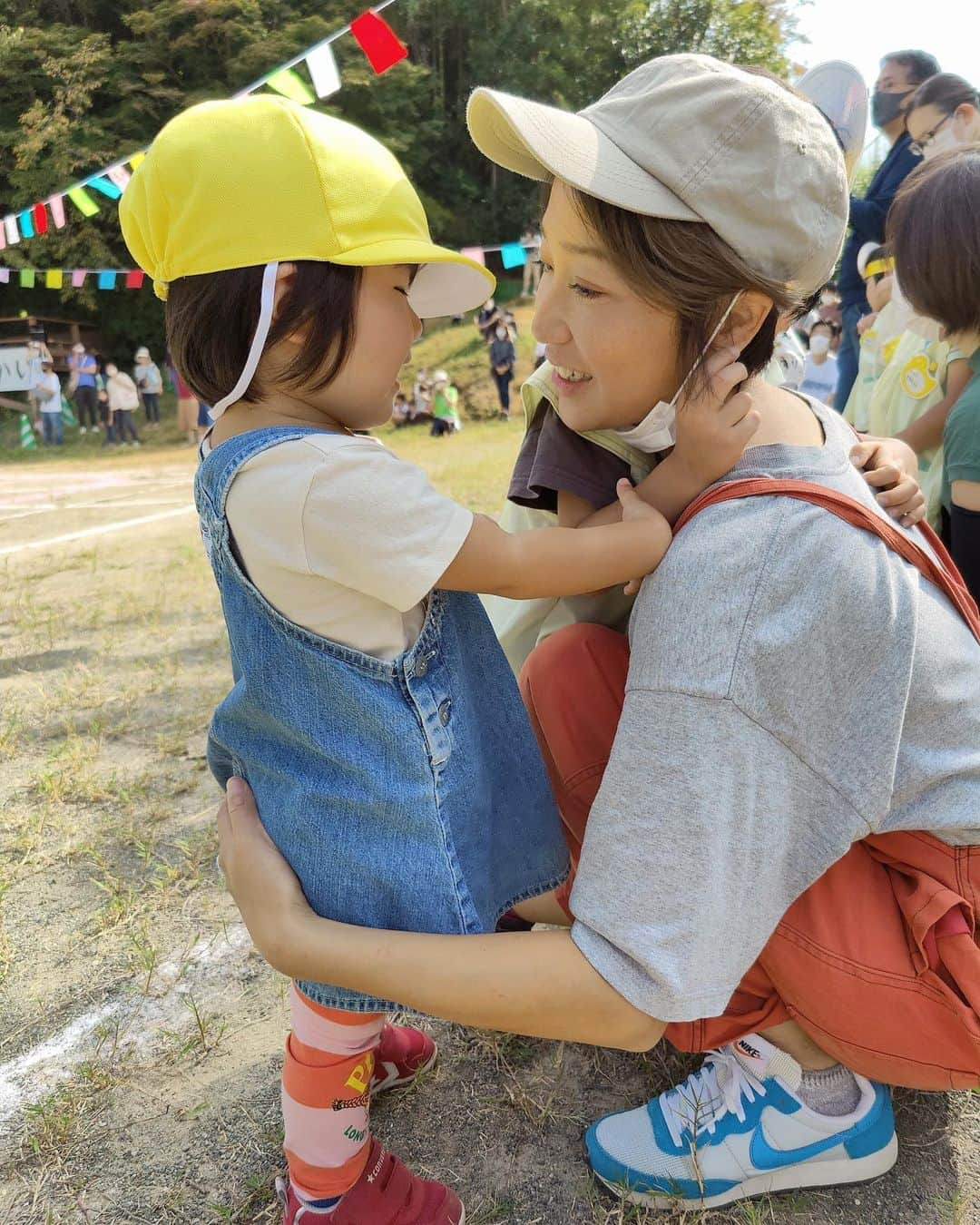 藍さんのインスタグラム写真 - (藍Instagram)「歌瑠多、今日で2歳になりました♡ お誕生日おめでとう😊  虎とは真逆で今日まで熱も出したことなく健康元気な歌瑠多に、 セルフねんねが上手な歌瑠多に、 なんでも自分でやりたい歌瑠多に、 母はたくさんたくさん助けてもらってます😊  虎が大好き♡ 犬たちが大好き♡ もちろん父母のことも大好き♡？  これからも優しくて可愛い歌瑠多でいてな♡  10月は虎と歌瑠多の父の誕生日もあるので、一緒にお祝いしたよんー♬ 父はまた後日ステーキ食べに行こう🥩🍴  #歌瑠多 #誕生日 #happybirthday #2歳 #おめでとう #父もおめでとう」10月8日 16時48分 - matsuoai