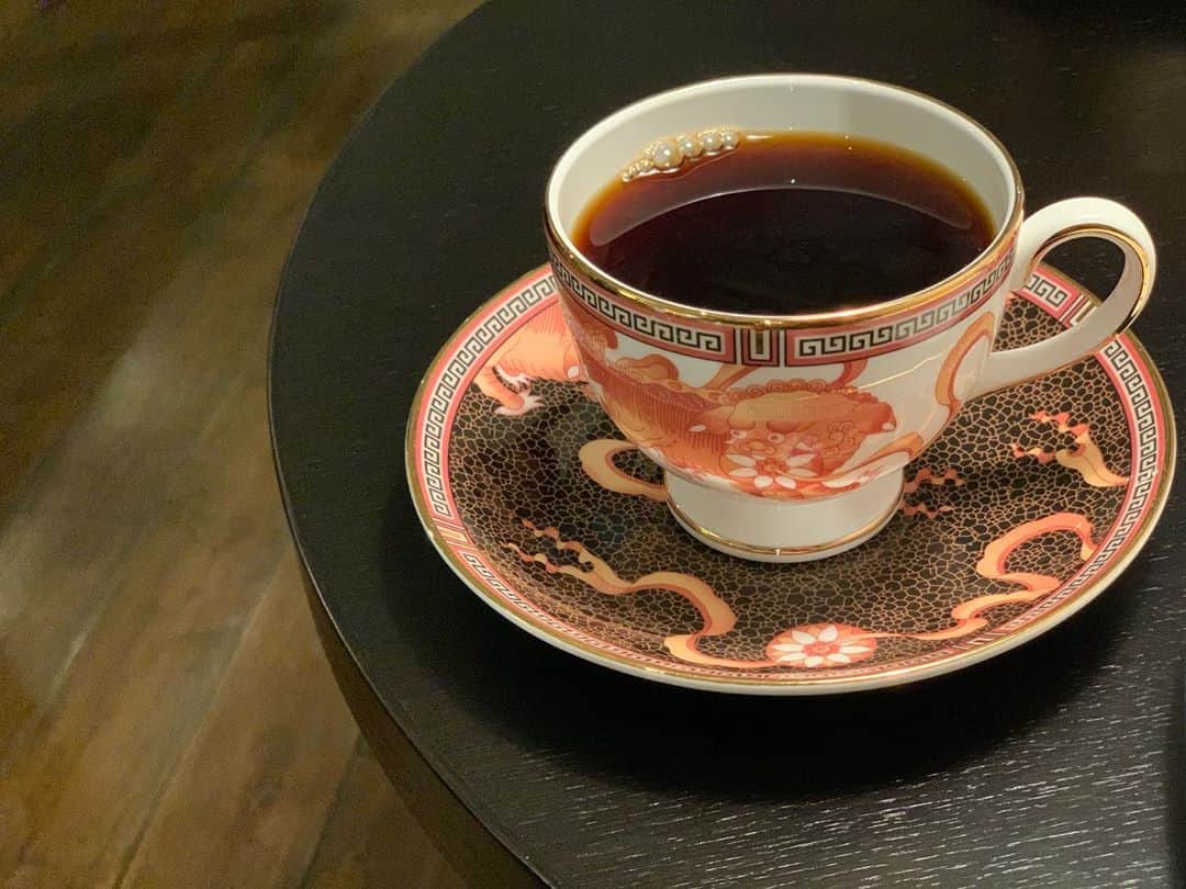 のインスタグラム：「カップが選べる喫茶店☕️♡  土日しか営業してないのと、とても人気なお店なので、入れたらラッキーです🌟  内装が細かいところまでとても可愛くて、おもちゃの電車が手作りの町を走ってる🚃大人もわくわくするような素敵な場所✨✨  お店の手作りのレアチーズケーキは、甘味が控えめで、お腹も程よく満たされて最高でした😍🍰  #coffee #coffeetime #coffetime☕️ #breaktime #cake #cheesecake #cafe #café #喫茶店 #papague #papaguecoffee #パパゲ珈琲店 #coffeeshop」