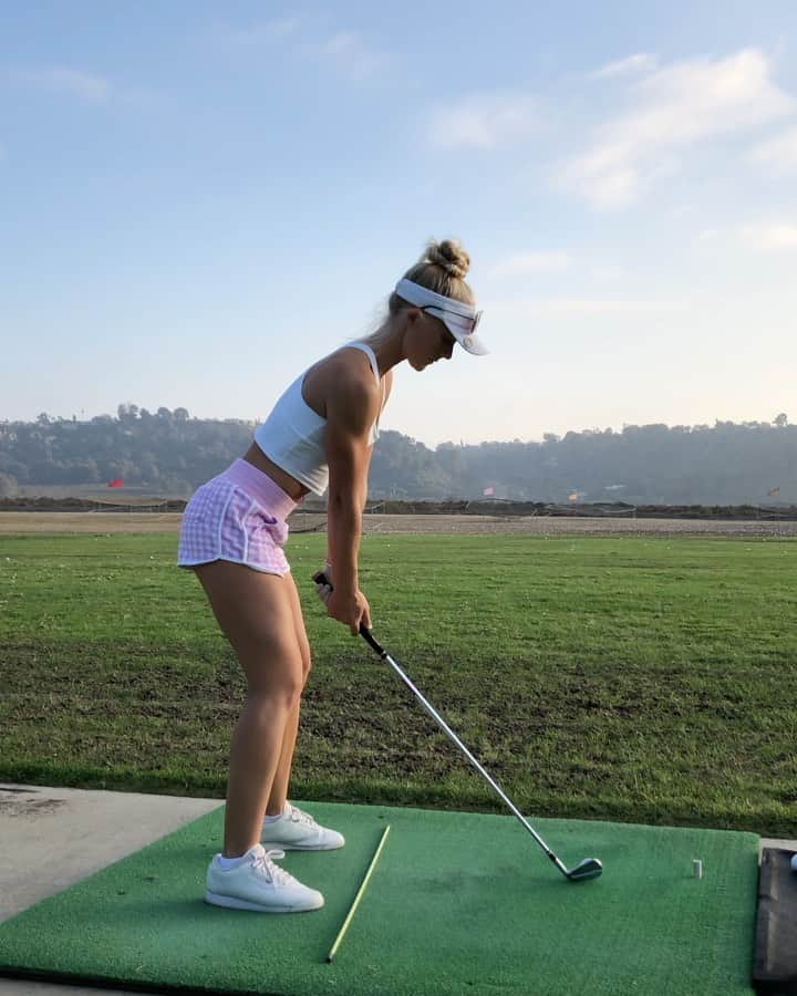 アリサ・ディオミンのインスタグラム：「7 iron and driver」
